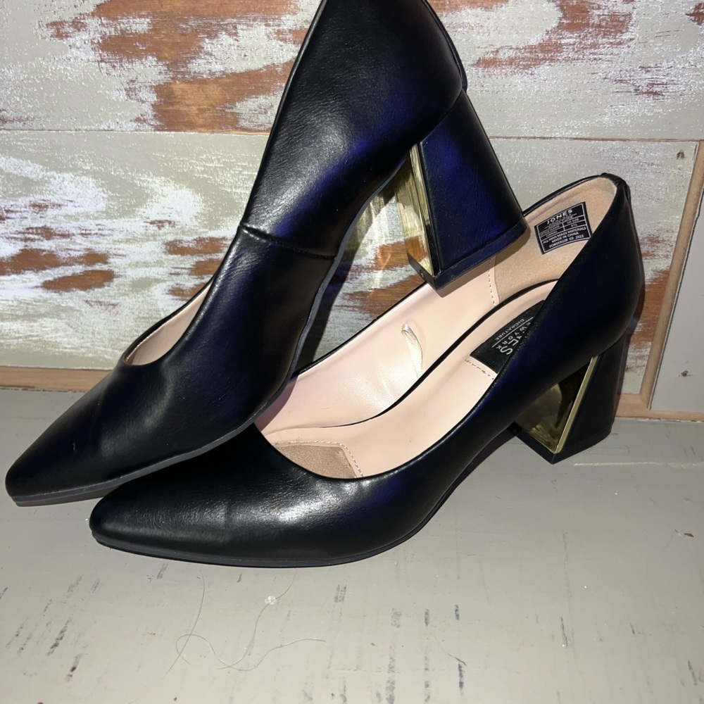 Black square heel/Gold accent size 5.5